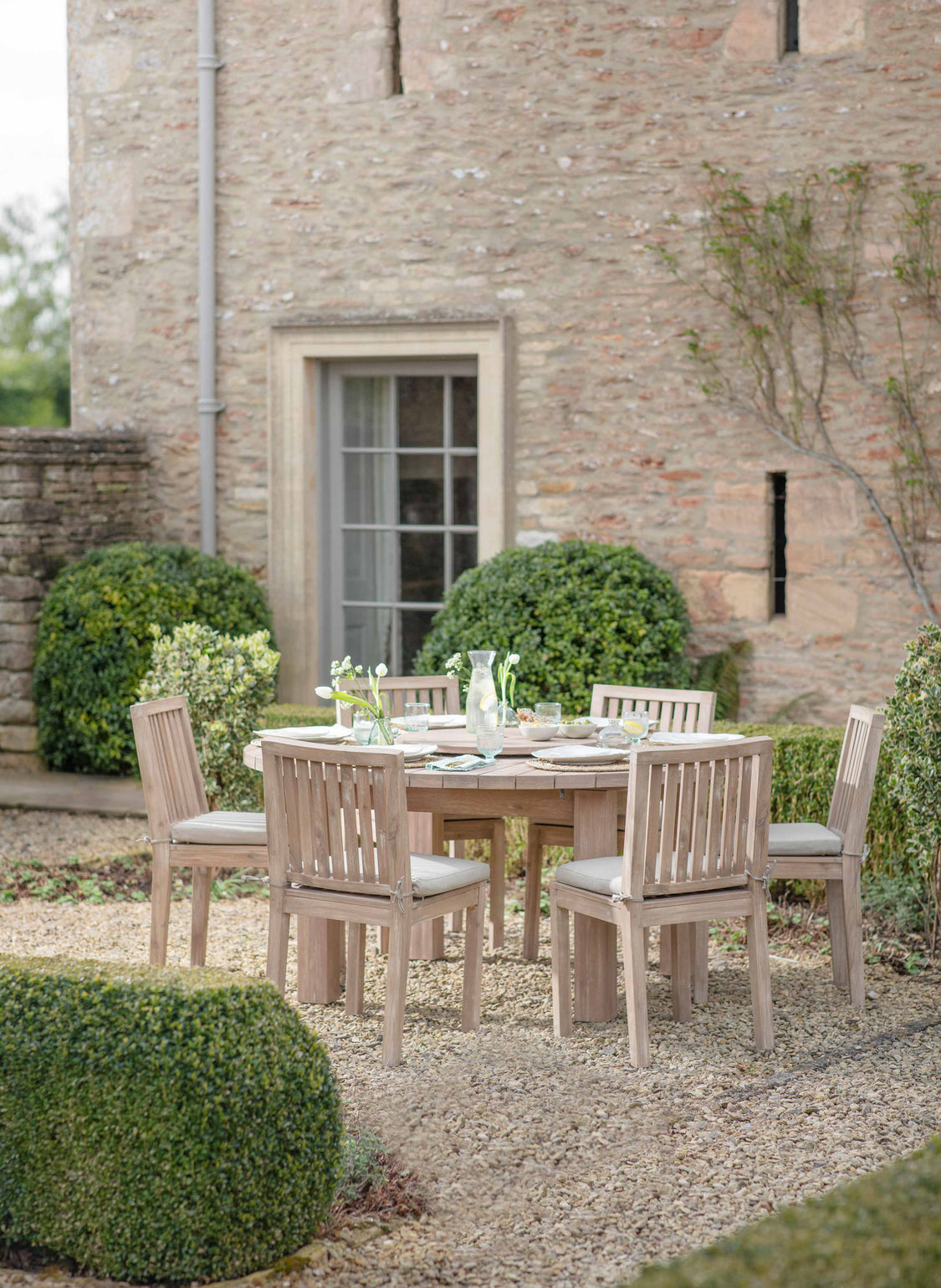 files/PorthallowRoundDiningTable-Natural-Large-WithLazySusan-LFPO59.jpg